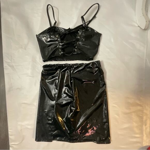 PrettyLittleThing Black Vinyl Extreme Two Piece Set 4/6 Goth Rocker Cosplay Punk - Picture 2 of 16